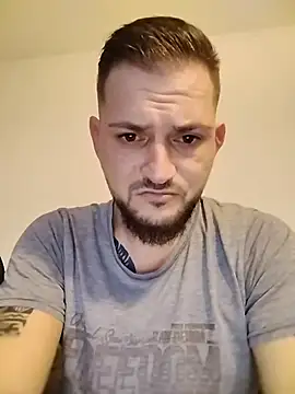 Snapshot of iurinicola chatting on February 19, 2026, 3:41 pm iurinicola online show from February 19, 2026, 3:41 pm