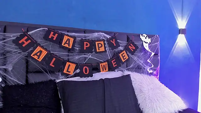 Snapshot of DANESKA_HILLER chatting on October 27, 2025, 7:29 pm DANESKA HILLER online show from October 27, 2025, 7:29 pm