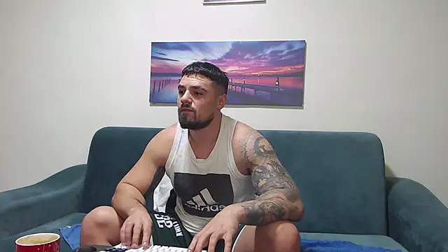 Tiberius hunk online show from November 28, 2025, 7:33 am