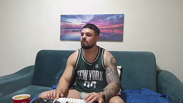 Tiberius hunk online show from December 3, 2025, 5:04 am