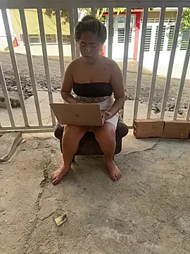 lunaxxx 69 online show from April 1, 2026, 9:45 pm