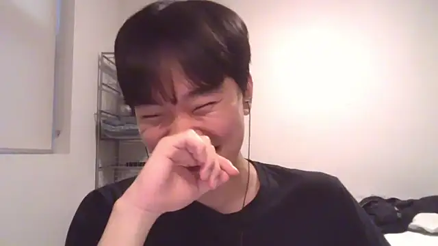 Snapshot of sdamvo2 chatting on March 5, 2025, 8:10 pm sdamvo2 online show from March 5, 2025, 8:10 pm