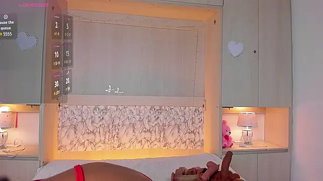 BeverlySteel online show from December 16, 2025, 7:52 pm