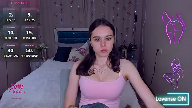 EmelyMason online show from June 4, 2026, 5:57 am