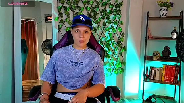 demimoore222 online show from March 17, 2025, 9:02 pm