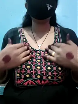 Sexyradha  online show from April 14, 2026, 5:52 pm