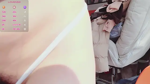 guoguo7777777 online show from March 17, 2026, 4:06 am