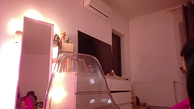 MiaKnoxxx online show from December 21, 2025, 9:44 pm