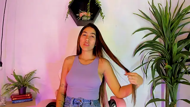 Mia Montess online show from March 3, 2025, 12:58 pm