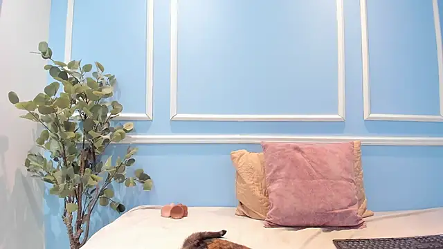 Lucy Canel online show from October 13, 2025, 7:25 pm