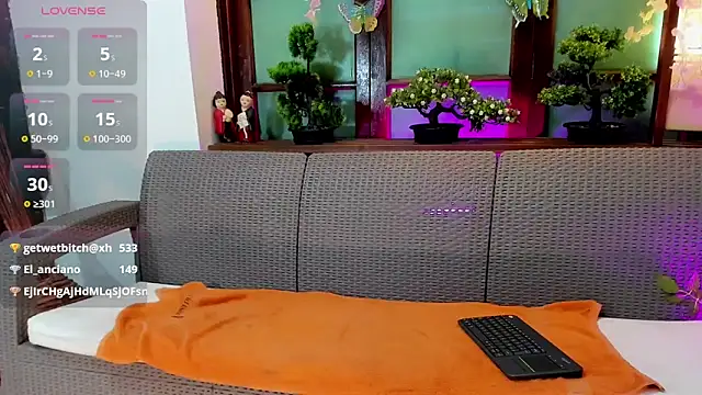 i am karoll online show from March 8, 2025, 7:09 pm