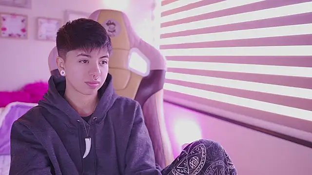 tommy blue online show from March 16, 2026, 1:04 pm