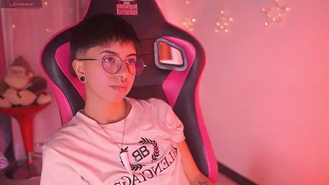 tommy blue online show from March 31, 2026, 12:34 am