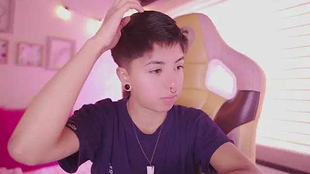 tommy blue online show from April 7, 2026, 2:17 pm