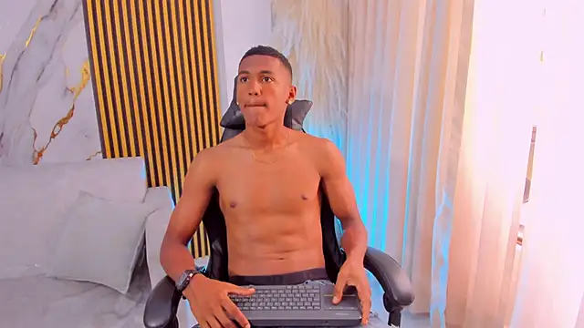 Snapshot of LexiAndDeker chatting on October 6, 2025, 5:43 pm LexiAndDeker online show from October 6, 2025, 5:43 pm