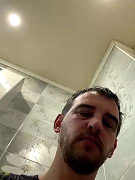 Snapshot of Maxpeins chatting on December 15, 2025, 11:03 am Maxpeins online show from December 15, 2025, 11:03 am