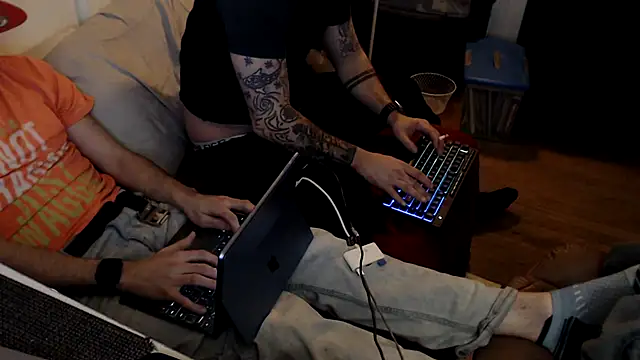 Snapshot of weknowourworth6999 chatting on January 9, 2026, 7:33 am weknowourworth6999 online show from January 9, 2026, 7:33 am