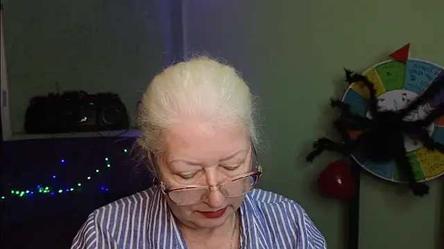 Maya Mayflower online show from March 3, 2025, 3:42 pm