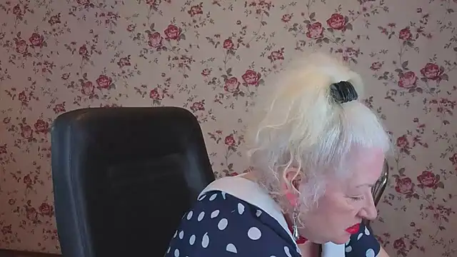 Maya Mayflower online show from April 5, 2026, 3:04 am