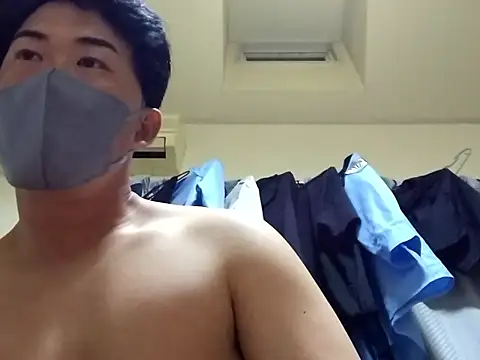 Snapshot of taaaaaa- chatting on October 5, 2025, 11:30 am taaaaaa- online show from October 5, 2025, 11:30 am