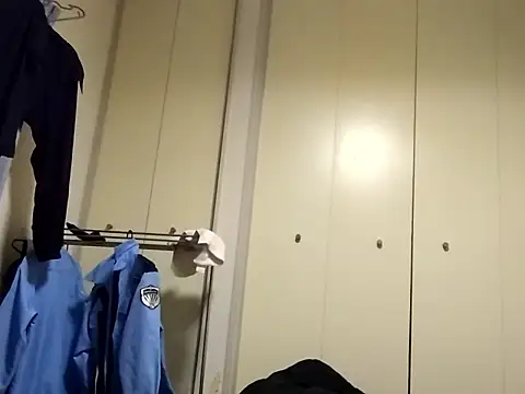 Snapshot of taaaaaa- chatting on December 5, 2025, 12:36 pm taaaaaa- online show from December 5, 2025, 12:36 pm