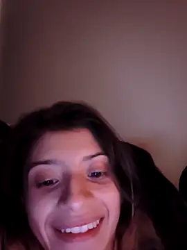 KratosAfroditacs online show from April 5, 2026, 7:49 am