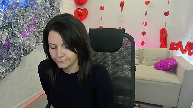 NicoleHitman online show from March 13, 2025, 5:33 am