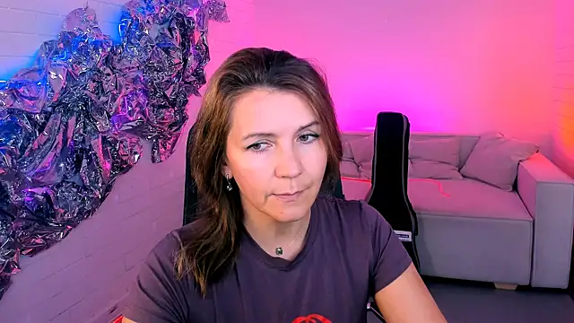 NicoleHitman online show from September 15, 2025, 5:18 am