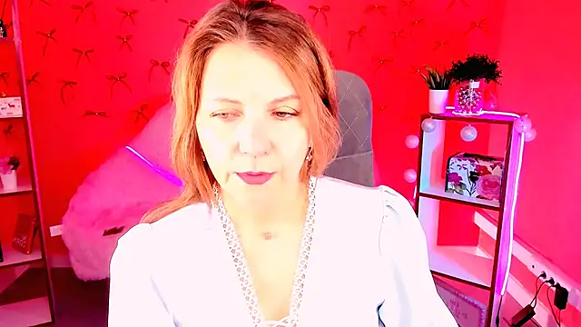 NicoleHitman online show from March 18, 2026, 1:25 pm