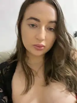 AlisaQSky online show from November 4, 2025, 10:25 am