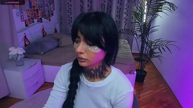 CharimgSabrina online show from January 12, 2026, 6:07 am