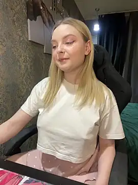 Lina ly online show from March 16, 2025, 8:11 pm