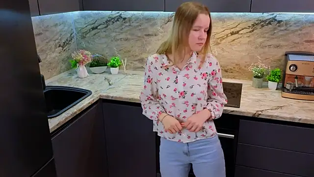 Snapshot of BlytheCleeton chatting on March 6, 2025, 1:58 am BlytheCleeton online show from March 6, 2025, 1:58 am