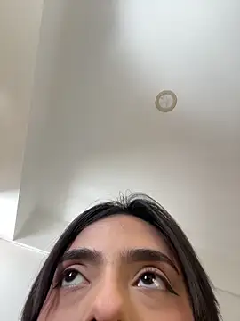 ZaraLuuv online show from February 13, 2026, 6:26 pm