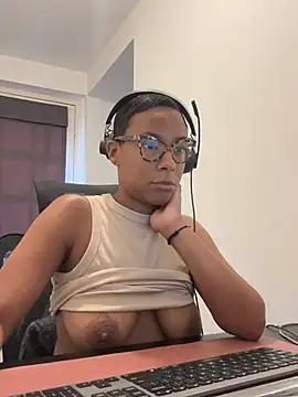 Melia Rayne online show from July 3, 2026, 9:48 am