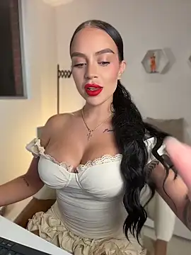 ValentinaMilann online show from May 22, 2026, 12:51 am