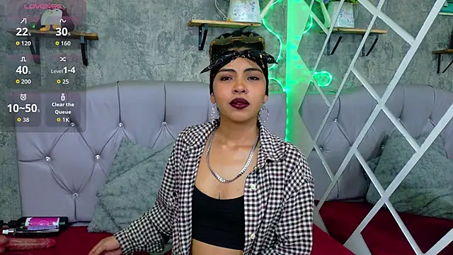 Devil AliceXo online show from January 7, 2026, 9:06 pm