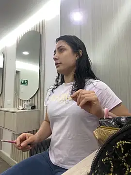 isabella winkler online show from October 9, 2025, 11:52 am