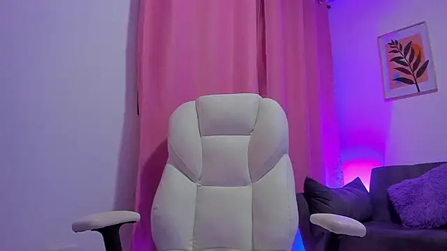 gaaby foxx online show from December 5, 2025, 1:42 pm