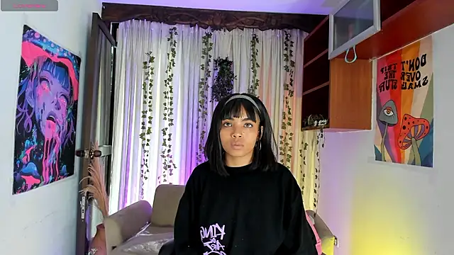 SarahLynn7 online show from February 2, 2026, 10:19 pm