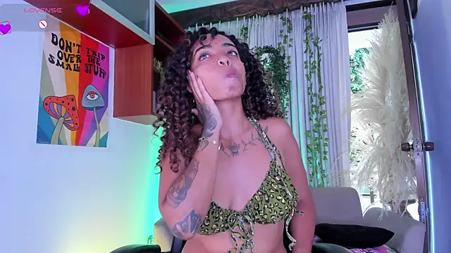 SarahLynn7 online show from March 21, 2026, 10:46 pm