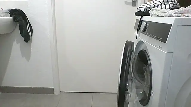 Valentinette online show from February 23, 2026, 6:44 am