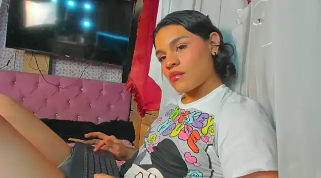 Moonroxe  online show from March 4, 2025, 10:38 pm