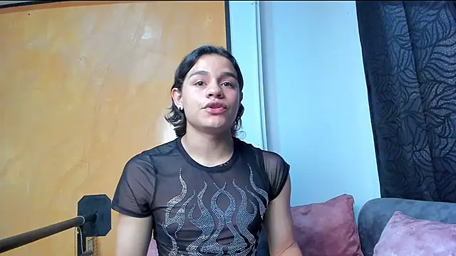 Moonroxe  online show from March 12, 2025, 10:50 pm