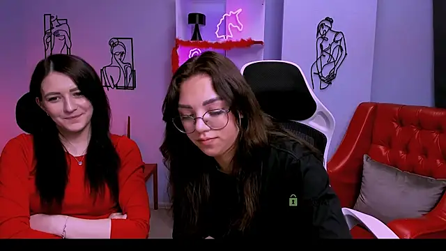 kiki swan online show from March 12, 2025, 11:12 pm