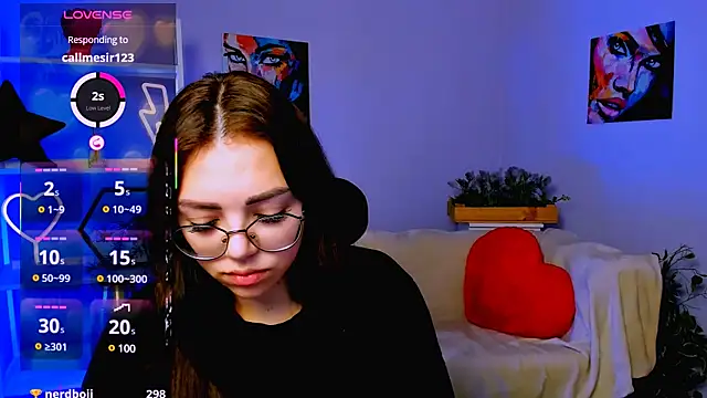 kiki swan online show from March 17, 2025, 10:27 am