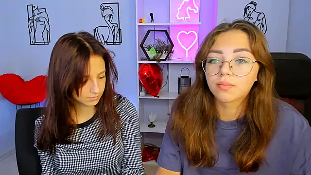 kiki swan online show from September 10, 2025, 5:51 am