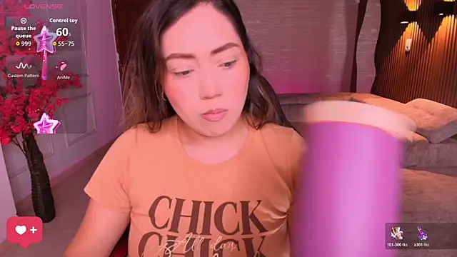 Snapshot of heidy_johns chatting on April 12, 2026, 12:10 pm heidy johns online show from April 12, 2026, 12:10 pm