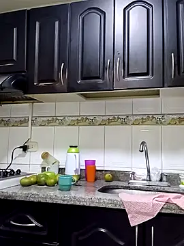 victoria wayne online show from December 1, 2025, 9:58 am