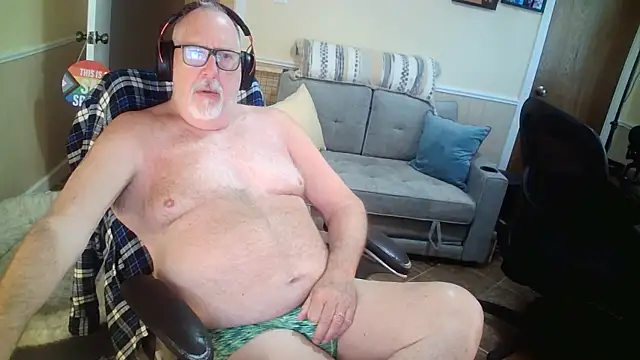 Snapshot of superbearboss chatting on May 16, 2026, 4:50 pm superbearboss online show from May 16, 2026, 4:50 pm